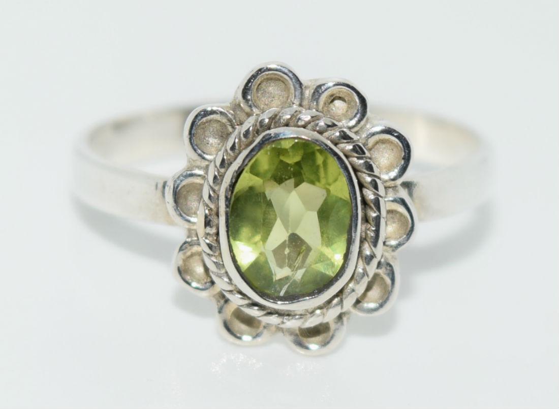 Vintage Sterling Oval Bezel set Peridot Size 7 Ring (1 of 5)