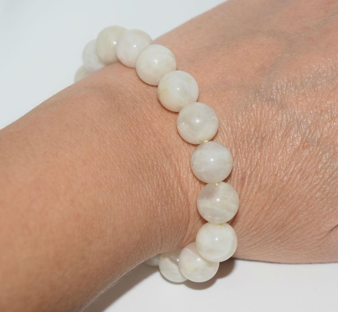 White natural stone stretch bracelet (1 of 3)