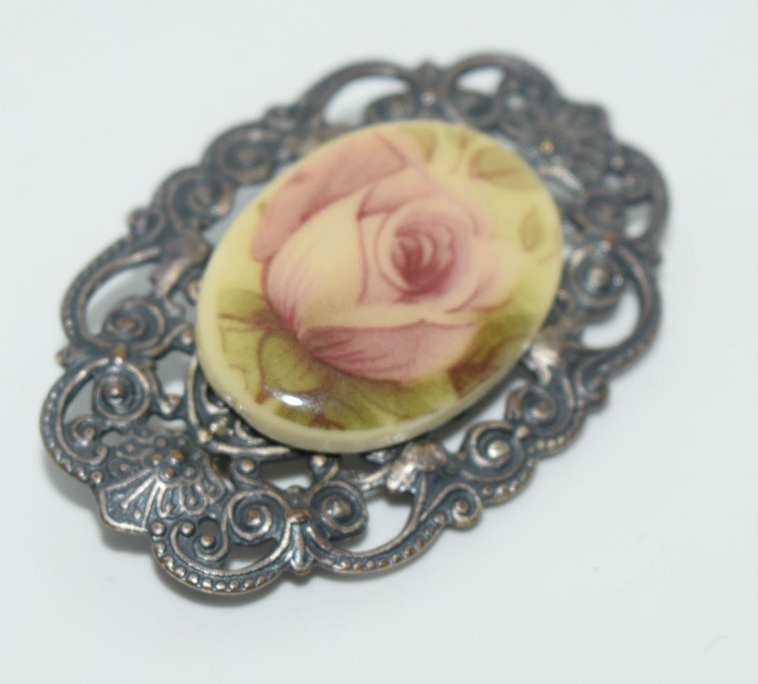 Silver tone rose brooch (1 of 1)
