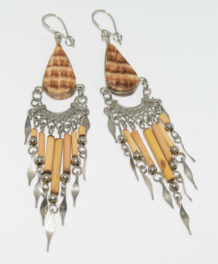 Vintage silver tone dangle earrings (1 of 2)