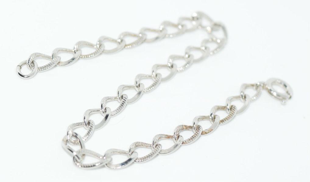 Vtg Sterling Silver Link Charm Bracelet (1 of 3)