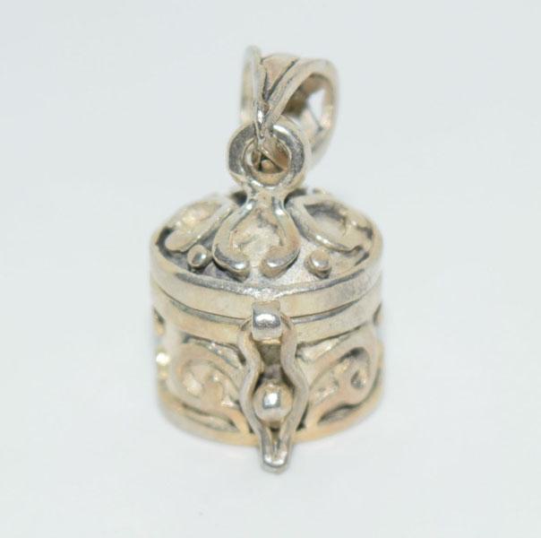 VTG Silver Oval Prayer Box Pendant (1 of 4)