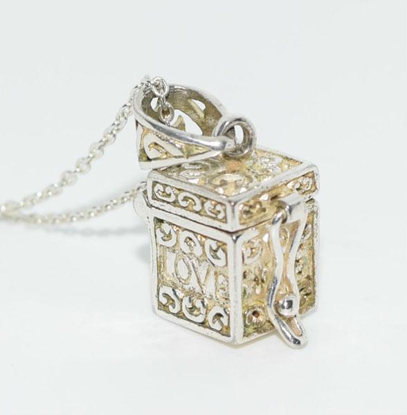 VTG Sterling Love Prayer Box Necklace: This pendant is 11.4mm with a 19.4mm drop on an 18inch chain and is stamped IBB 925.