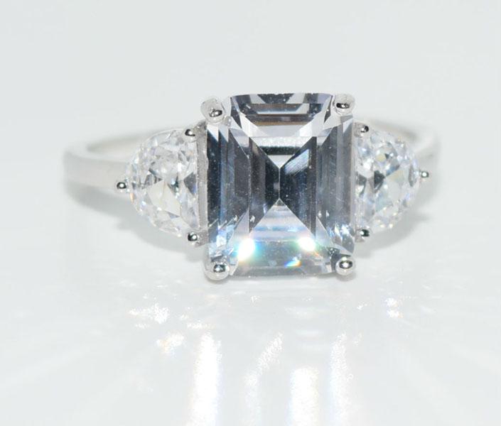 Sterling Silver Emerald Cut Ring sz 9 (1 of 3)