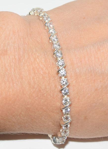 Sterling Silver Classic Style Bracelet (1 of 5)