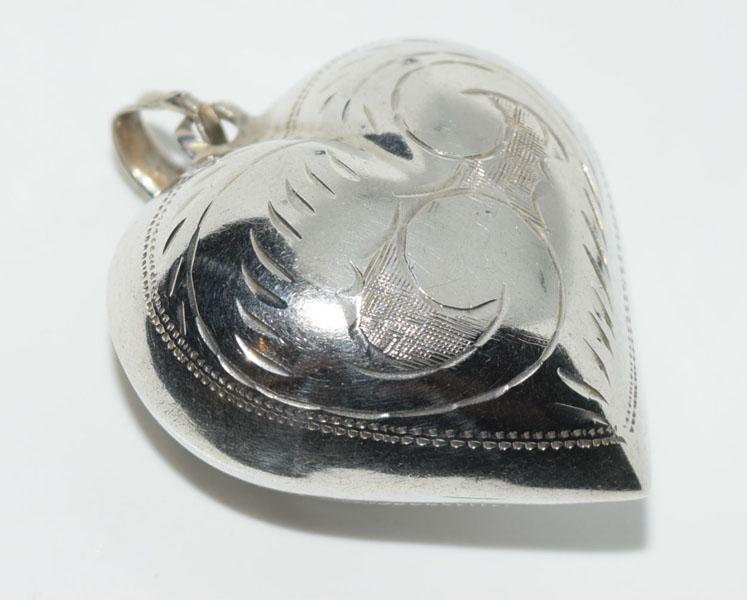 VTG Sterling Etched Heart Pendant (1 of 2)
