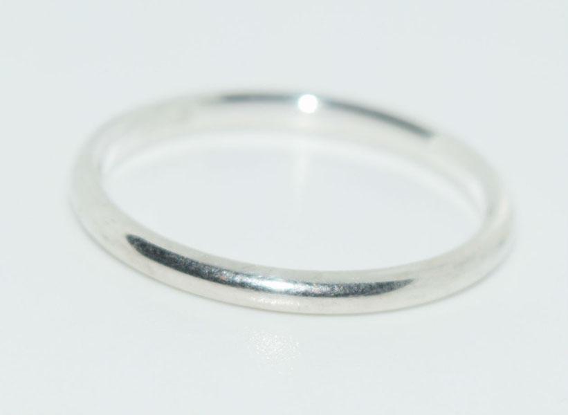 Simple Sterling Silver Band Ring sz 7 (1 of 2)