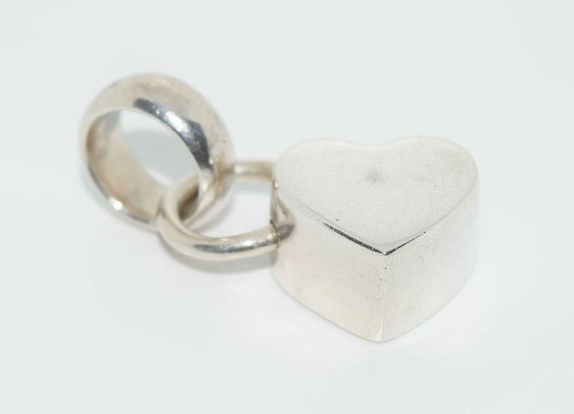 VTG Silpada Sterling Heavy Heart Charm: This Sterling Silver Heart Charm Measures 18 x 17 x 10mm and is stamped Silpada 925.