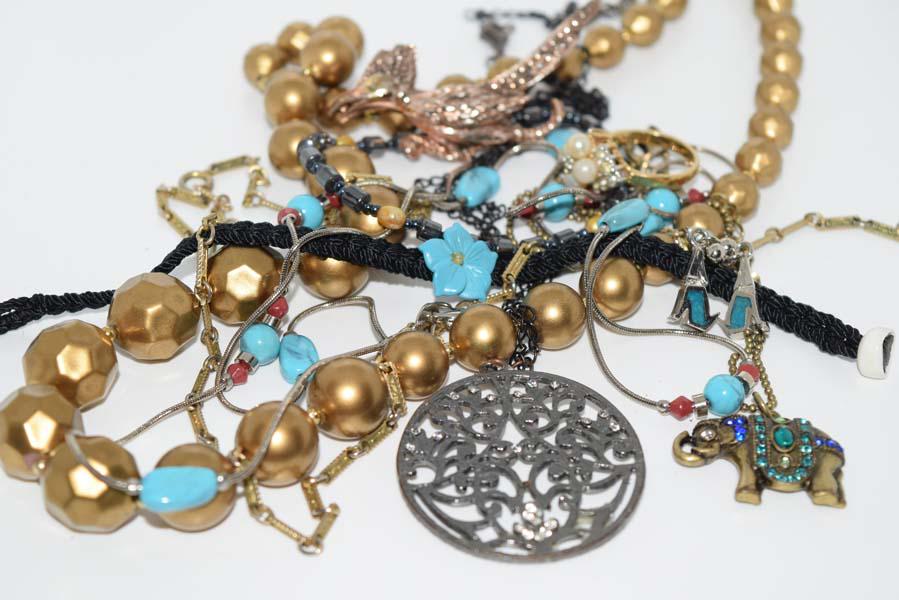 10 Piece Costume Jewelry Lot (1 of 3)