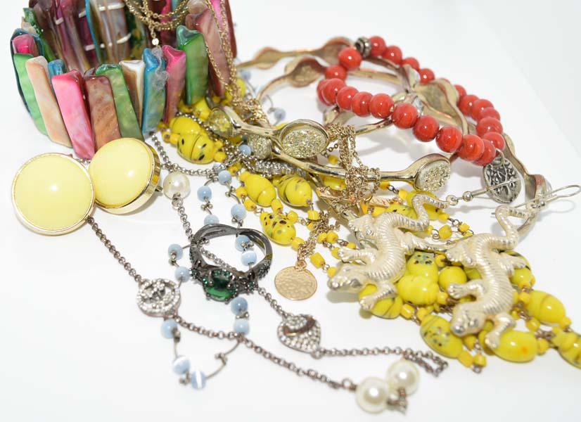 10 Piece Fashion Jewelry Lot (1 of 4)