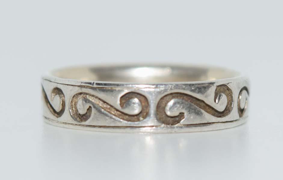 Sterling Scrolled Knuckle Ring Sz 2.5 (1 of 3)