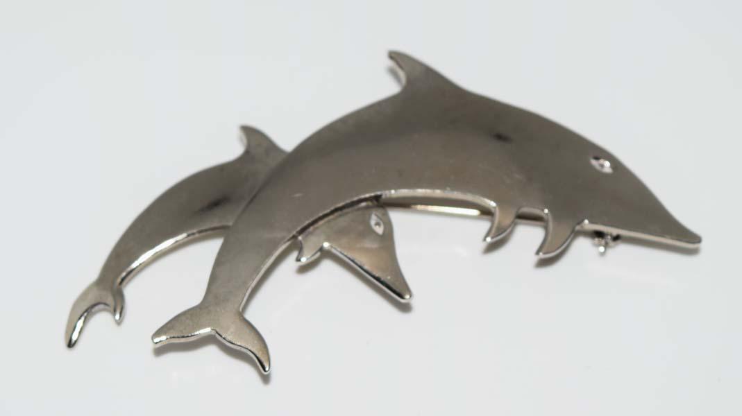 Taxco Mexico Sterling Dolphin Brooch: Taxco Mexico sterling silver dolphin brooch | Measurement: 45mm x 76mm