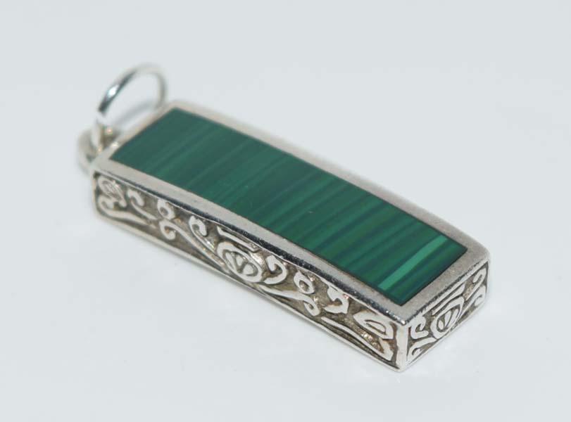 Sterling Silver Malachite Pendant: Sterling silver malachite pendant | Measurement: 29.5mm drop, 7.7mm width