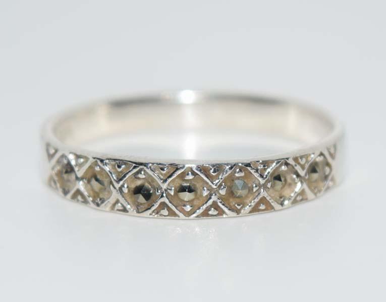 Sterling Silver Marcasite Band Ring Sz 8 (1 of 3)