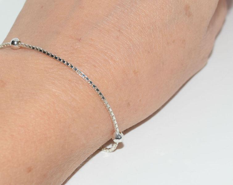 VTG Sterling Love Link Rope Chain Bracelet: This bracelet is 7incehs long with double strand rope chain & measures 7.8mm face at the circles & stamped 925 Italy.