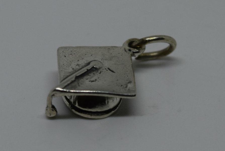 VTG Sterling Graduation Cap Charm: This charm measures 18 x 13.6mm & stamped 925.