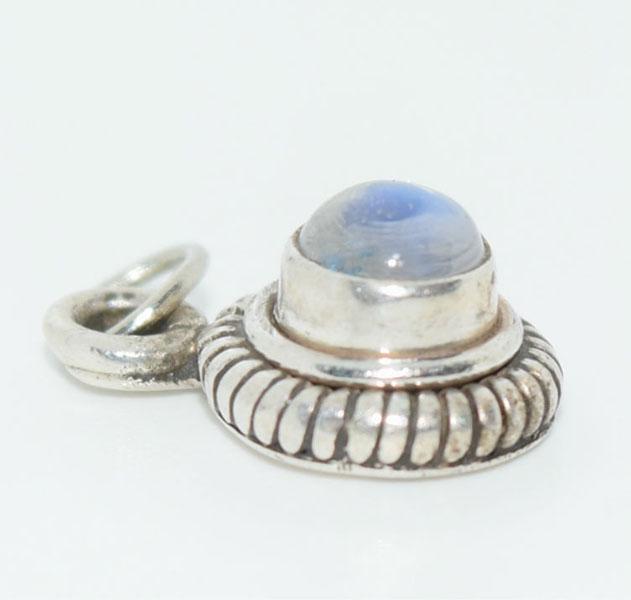 Sterling Silver Circle Moonstone Necklace: This pendant measures 14.3 x 9.3mm & comes with a 18inch chain & stamped 925.