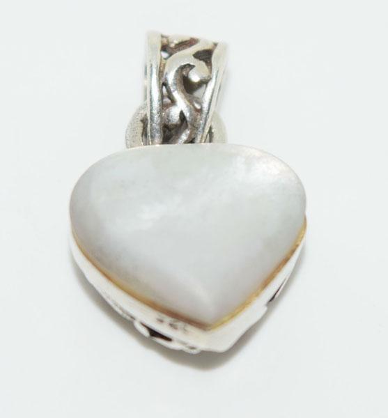 Sterling Silver Mother of Peral Heart Pendant: This pendant measure’s 12.1mm x 21.2mm & stamped 925.