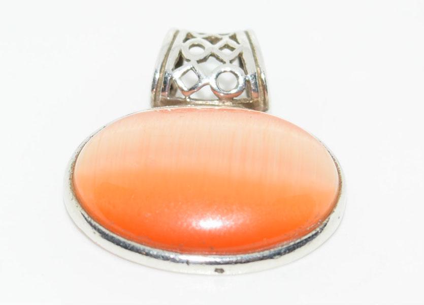 Sterling Silver Orange Cats Eye Pendant: This pendant measure’s 26.5mm x 29.5mm & stamped 925 Unknown makers mark.