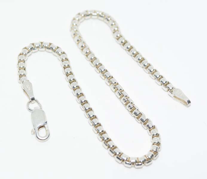 Sterling Silver Box Chain Bracelet: Sterling silver box chain bracelet | Measurement: 7.25” length, 2.5mm width