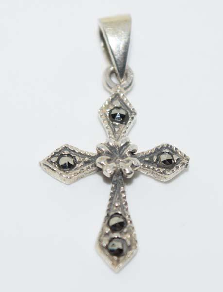Sterling Silver Marcasite Cross Pendant: Sterling silver marcasite cross pendant | Measurement: 27mm drop, 14.4mm width