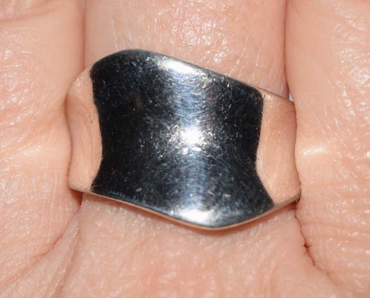 Sterling Silver Wave Band Ring Sz 10 (1 of 3)