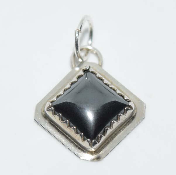 Sterling Silver Hematite Pendant: Sterling silver hematite pendant | Measurement: 21.4mm drop, 14.3mm width