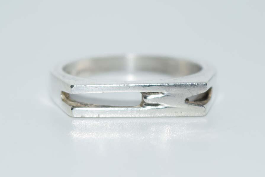 Signed Cellini Sterling Silver Initial M Ring Sz 7 (1 of 2)