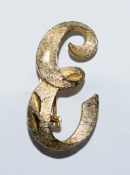 Vintage Mamselle Letter E brooch (1 of 3)