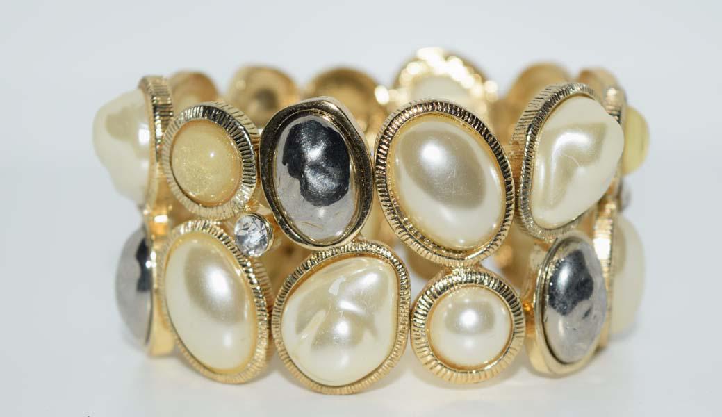 Faux Pearl & Rhinestone Stretch Bracelet (1 of 3)