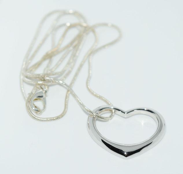 Sterling Silver Hanging Heart Necklace: This pendant measure’s 26.5 x 22mm on a 24inch snake chain & stamped 925.