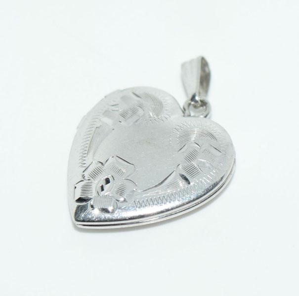 Vintage Sterling Etched Heart Locket Pendant: This locket measures 27.5 x 18.5mm & stamped Sterling.
