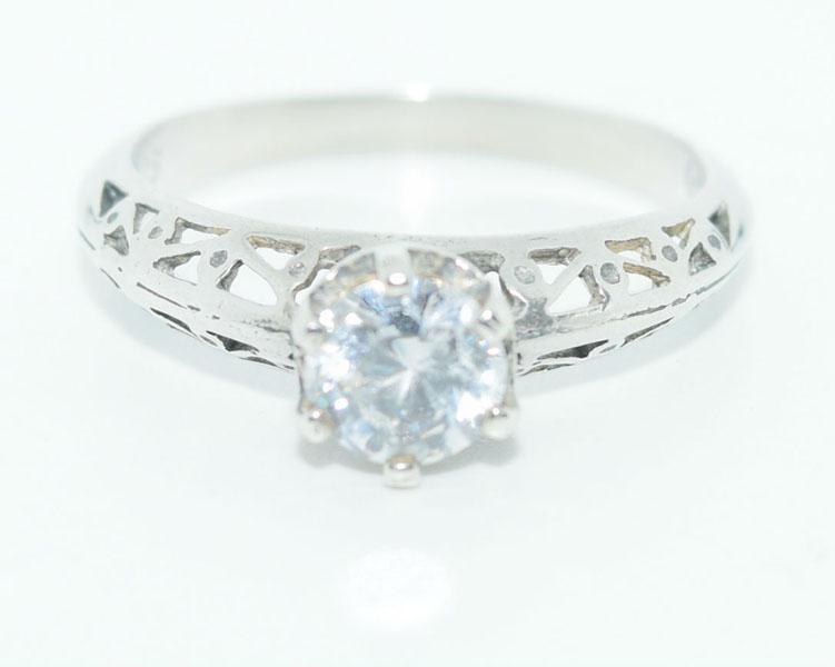 Sterling Silver Solitaire Cut Out Band Ring Sz9: This ring measures 7.5mm wide size 9 & stamped 925.