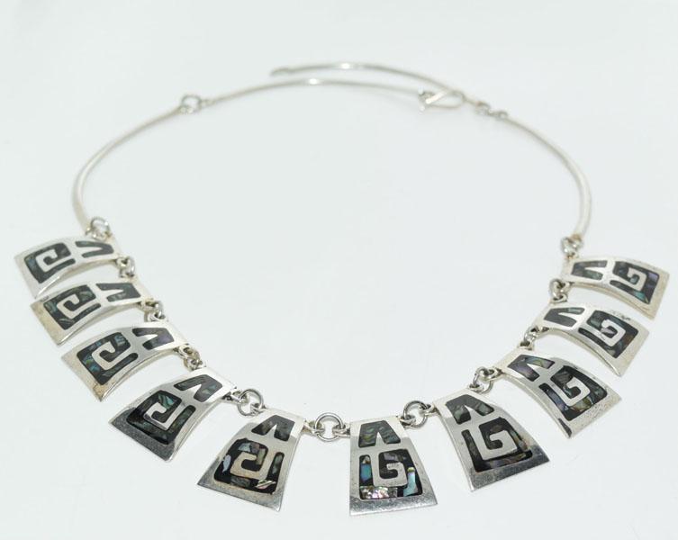 Vintage Alpaca Mexico Abalone Swirl Link Necklace: This necklace measures a 23.5mm drop 18inches long weighs 27.60grams & stamped Alpaca Mexico.