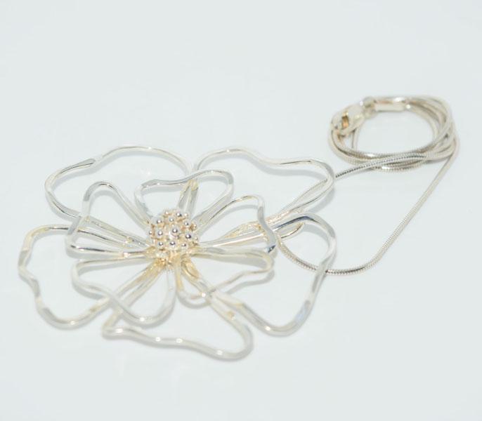 Sterling Silver Wire Flower Necklace: This pendant measure’s 56.8 x 56.6mm on a 17inch snake chain & is stamped 925.
