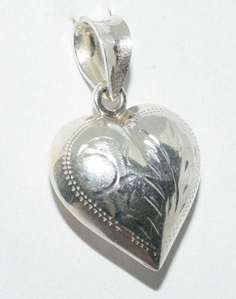 Vintage Sterling Silver Etched Heart Pendant: This pendant measures 18mm wide with a 28.5mm drop & stamped 925 NF.