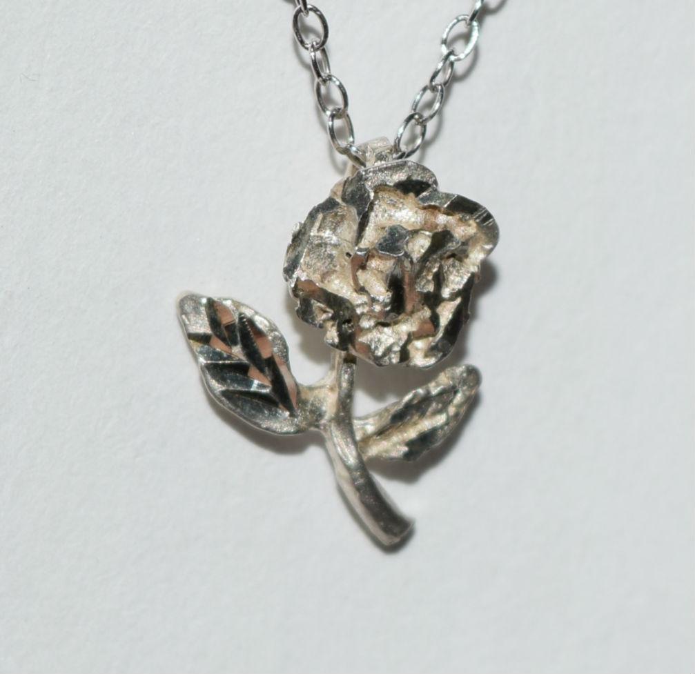 VTG Carved Silver Flower Necklace: This Vintage Sterling Silver Carved Flower Pendant measures 11.6 x 15.8mm on an 18.5inch chain.