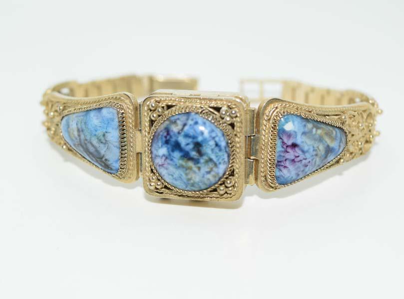 Vintage Russian Yanka Ladies Filigree Watch: This watch measures 7.5inches long 20mm wide face & stamped Yanka 17 Kamher 627674.Watch has not been tested to see if it is in working condition sold as is.