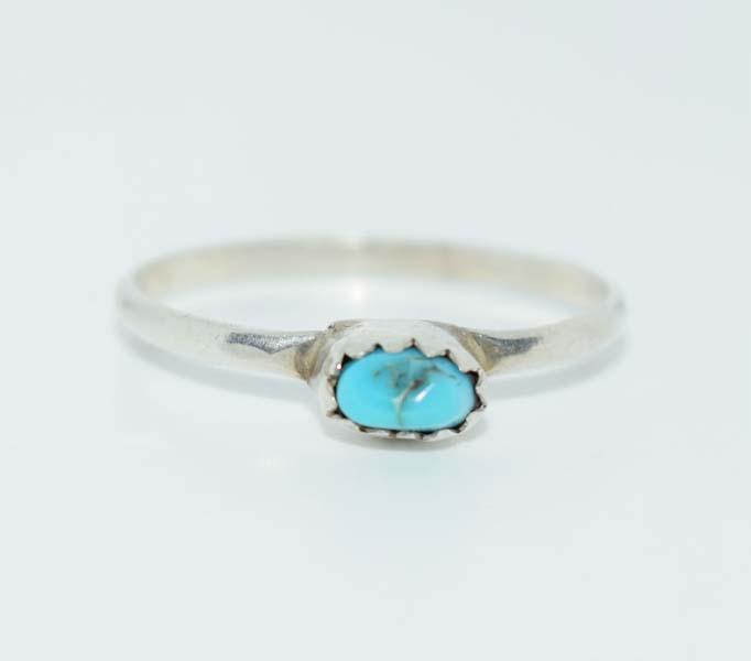 Dainty Silver Tone Turquoise Nugget Ring sz 6 (1 of 4)
