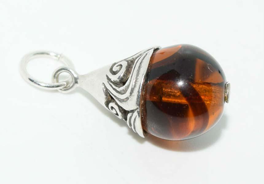 Silver Cap Beaded Charm: This charm measures 9.8 x 18.40mm.
