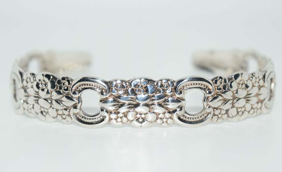 ONEIDA Vintage Silver Plated Cuff Bracelet (1 of 4)