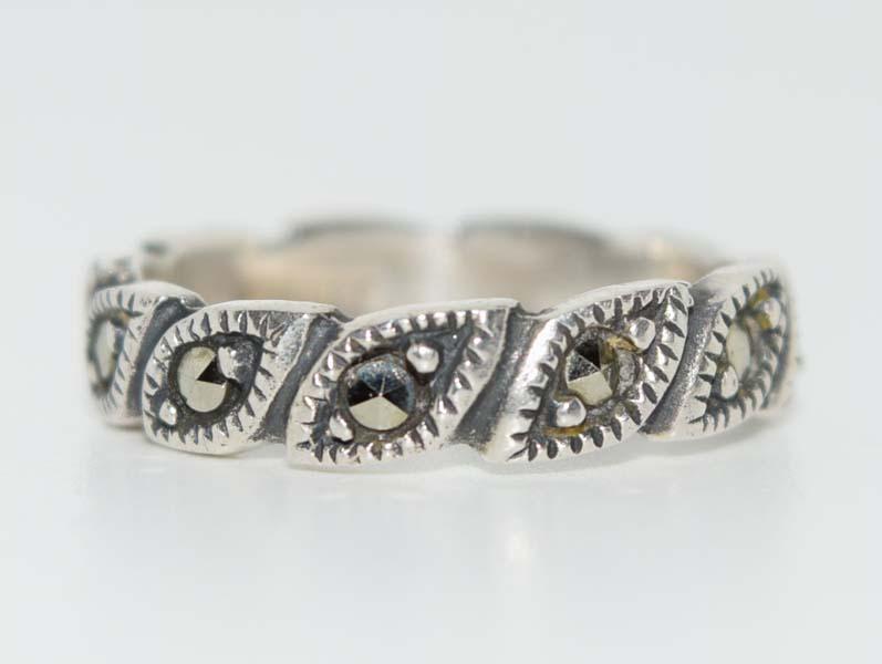 Sterling Silver Marcasite Band Ring Sz 5.75: Measurement: 4mm width | Size: 5.75 | Weight: 2.6 grams | Stamp: Sterling