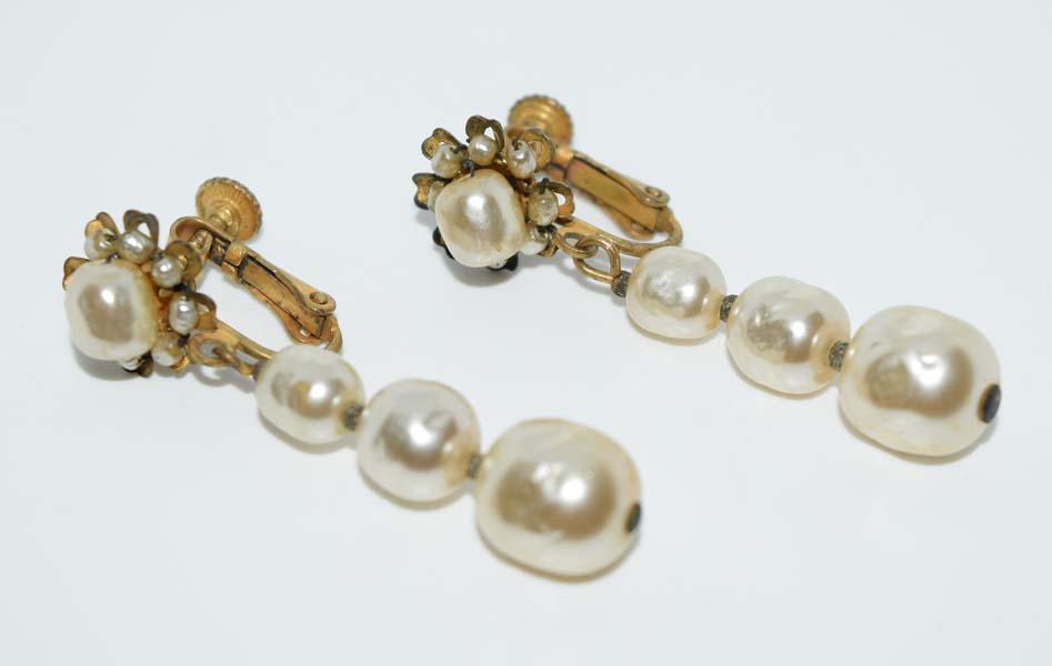 Miriam Haskell Beaded Screw Back Dangle Earrings: Measurement: 46mm drop, 12mm width | Note: there is wear on these earrings