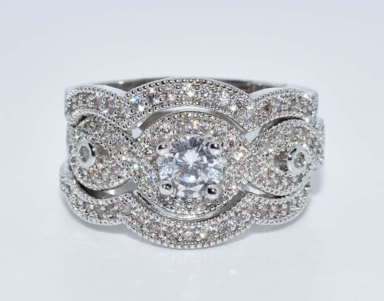 Three Band Round Cut Cubic Zirconia Ring Sz 7 (1 of 4)