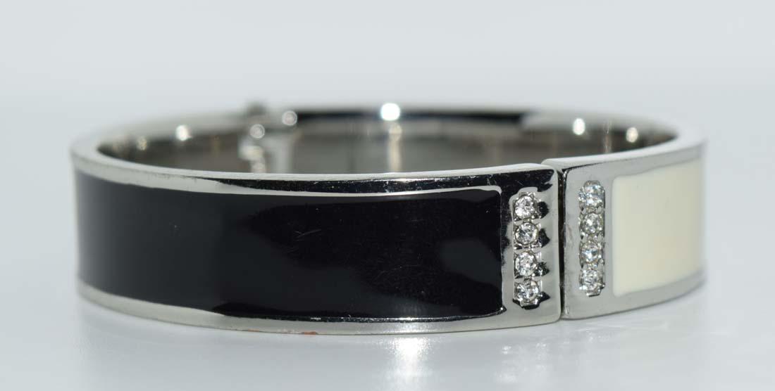 Ann Taylor Enamel Hinge Bangle Bracelet (1 of 4)