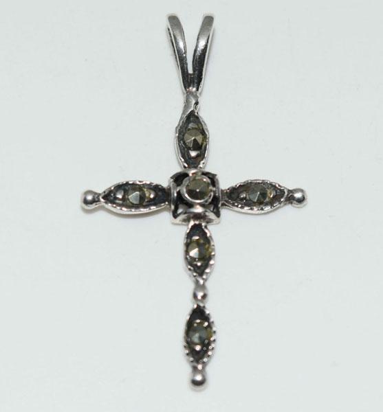 Sterling Marcasite Fancy Cross Pendant: Weighs 1.2grams Measures 17.9mm wide 31.7mm drop Stamped D 925