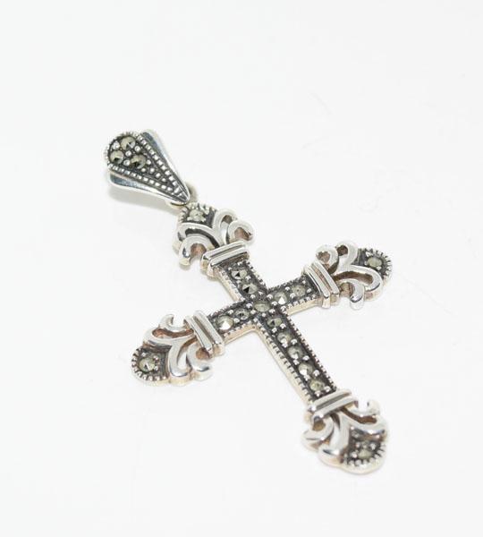 Sterling Marcasite Classic Design Cross Pendant: Weighs 3.32grams Measures 1.12inch wide 1.84inch drop Stamped 925 A