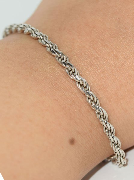Heavy Italy Sterling 8inch Rope Chain Bracelet: Weighs 7.2grams Measures 3.2mm wide 8inches long Stamped 925 Italy