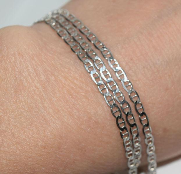 Italy Sterling 24inch Mariner Chain: Weighs 5.3grams measures 2.8mm wide 24inches long Stamped 925 Italy