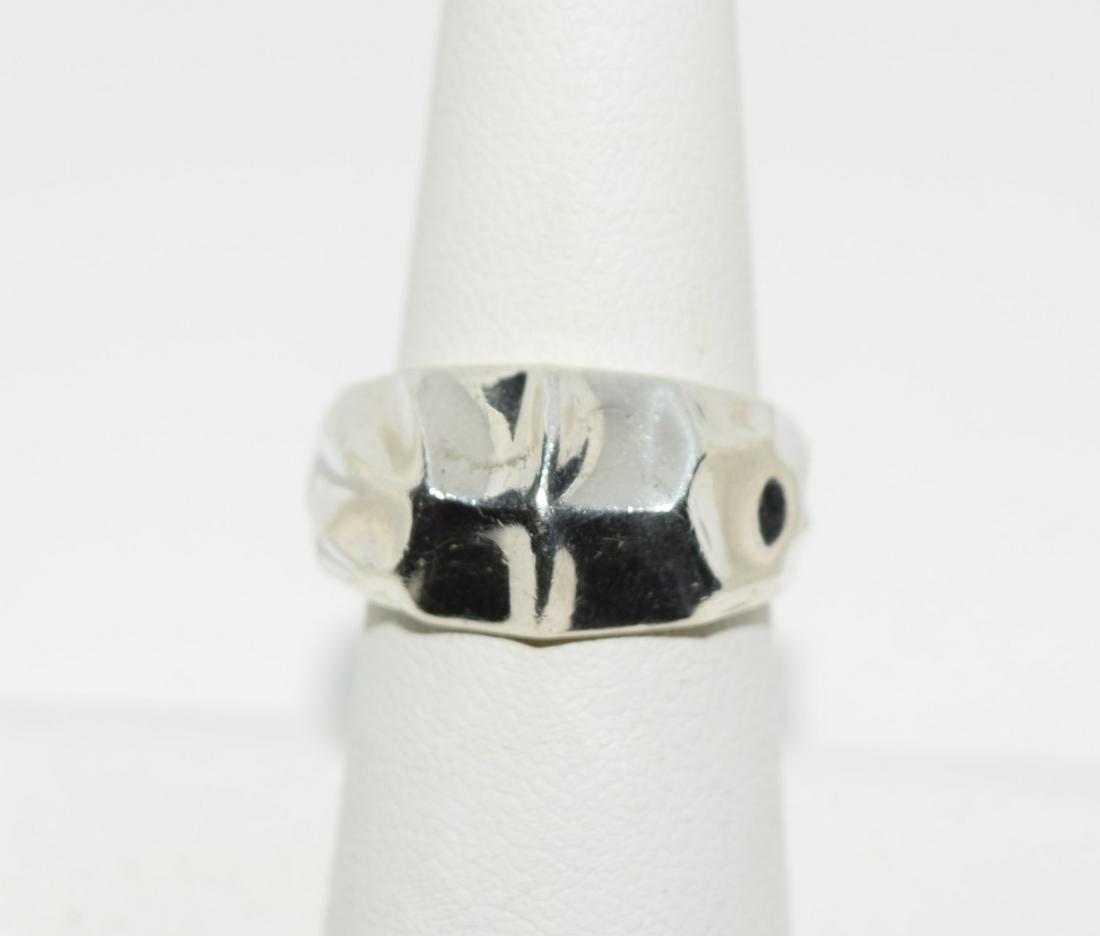 Sterling Silver Con caved Ring Sz8 (1 of 6)